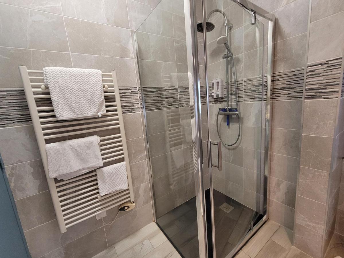 Appartements Cdg Joigny Habitación foto